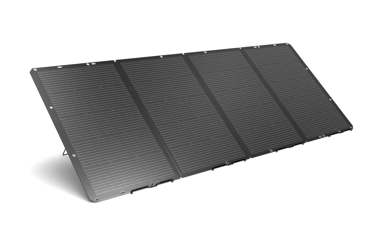Mango Power 400W foldable solar panel — product photo 2